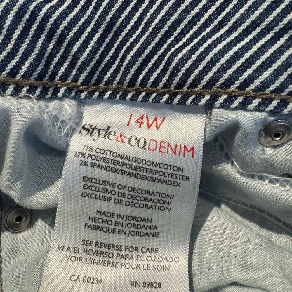 Style & Co. Blue Pinstriped Ankle Jeans Capri - Picture 5 of 5